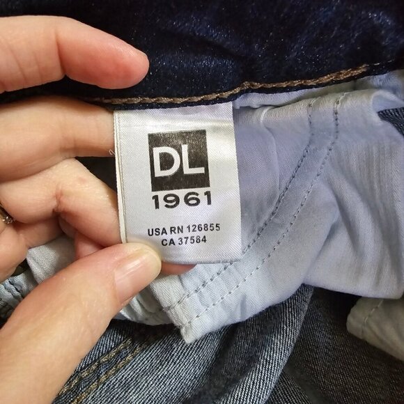 DL1961 Mara Instasculpt Straight Leg Raw Hem Ankle Jeans in Ravine Sz 27 - Picture 8 of 10